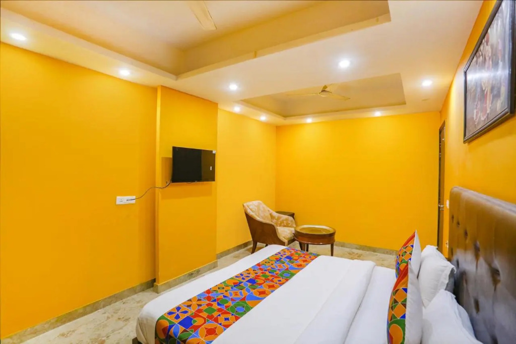 FabHotel Taj Home Stay