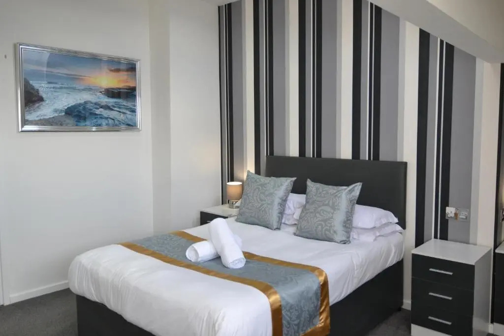 Hotel 33
