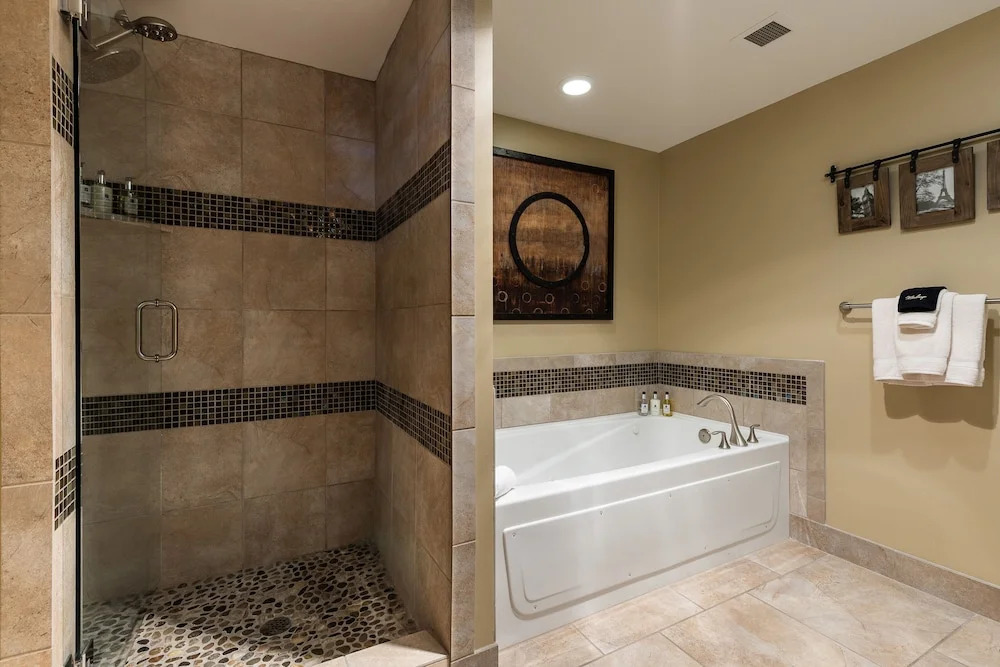 Sun Queen Suite