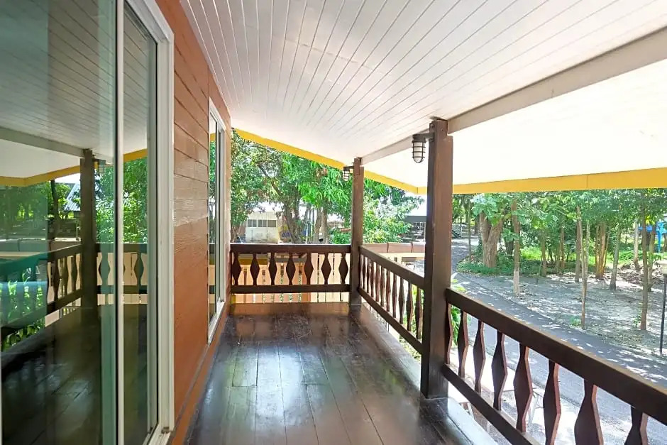 Baansuanchan resort