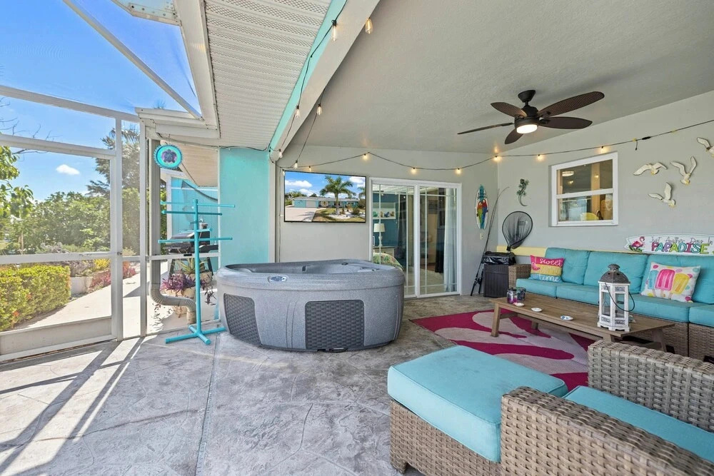 Heated Pool & Boat Dock! Port Charlotte Getaway