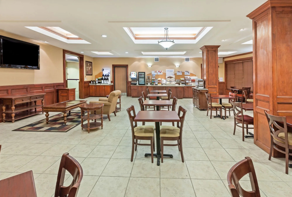 Holiday Inn Express & Suites - Laredo-Event Center Area by IHG