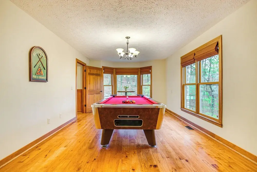 Large Dahlonega Home, Ideal for Family Gatherings!