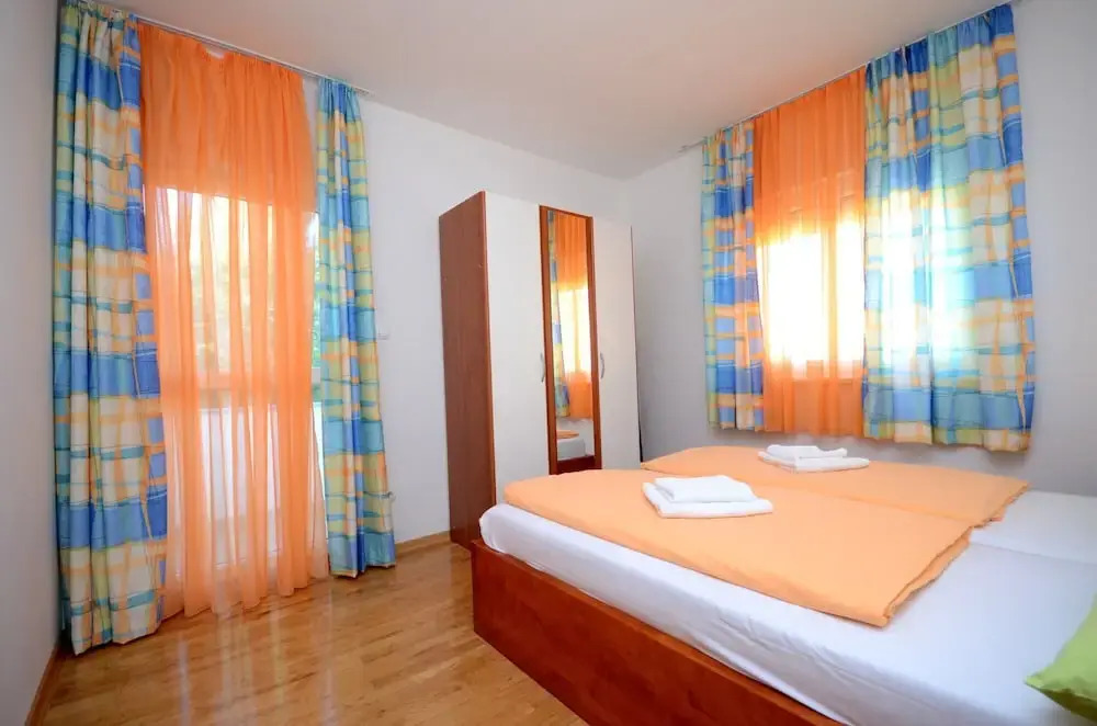 A2 - apt With 2 Balconies, 5 min Walking to Beach