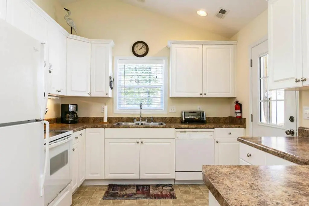Island Delight by Oak Island Accommodations