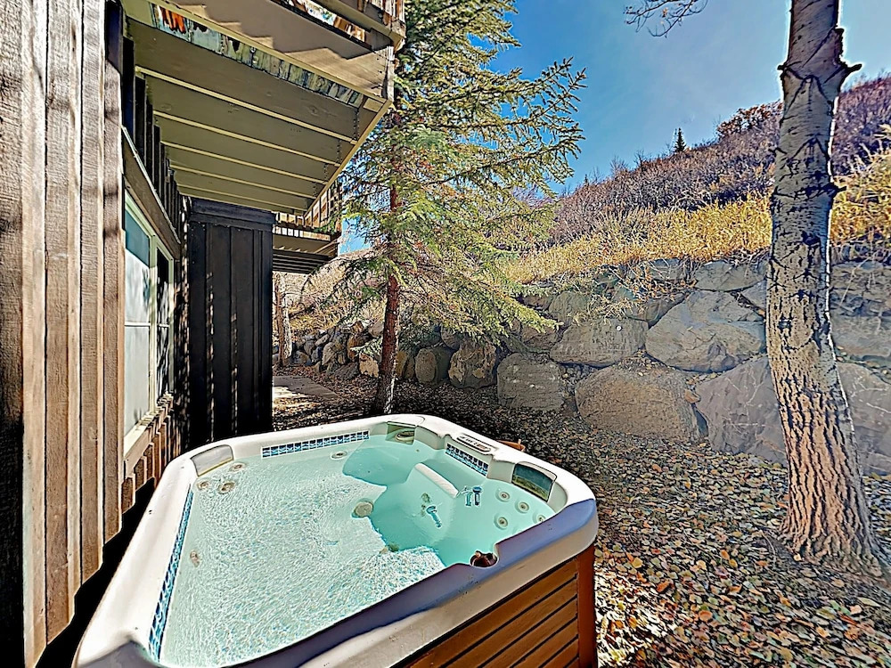 Alpine Haven W/ Private Hot Tub: Near Resorts 3 Bedroom Townhouse