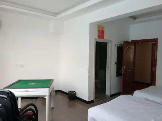 Xinzheng Yujiayu Express Hotel (Shuanghu Avenue Engineering College)