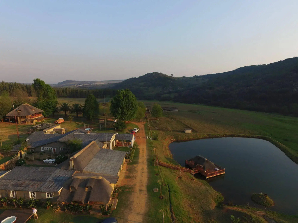 Emahlathini Guest Farm