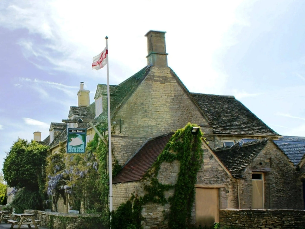 The Swan Inn Swinbrook