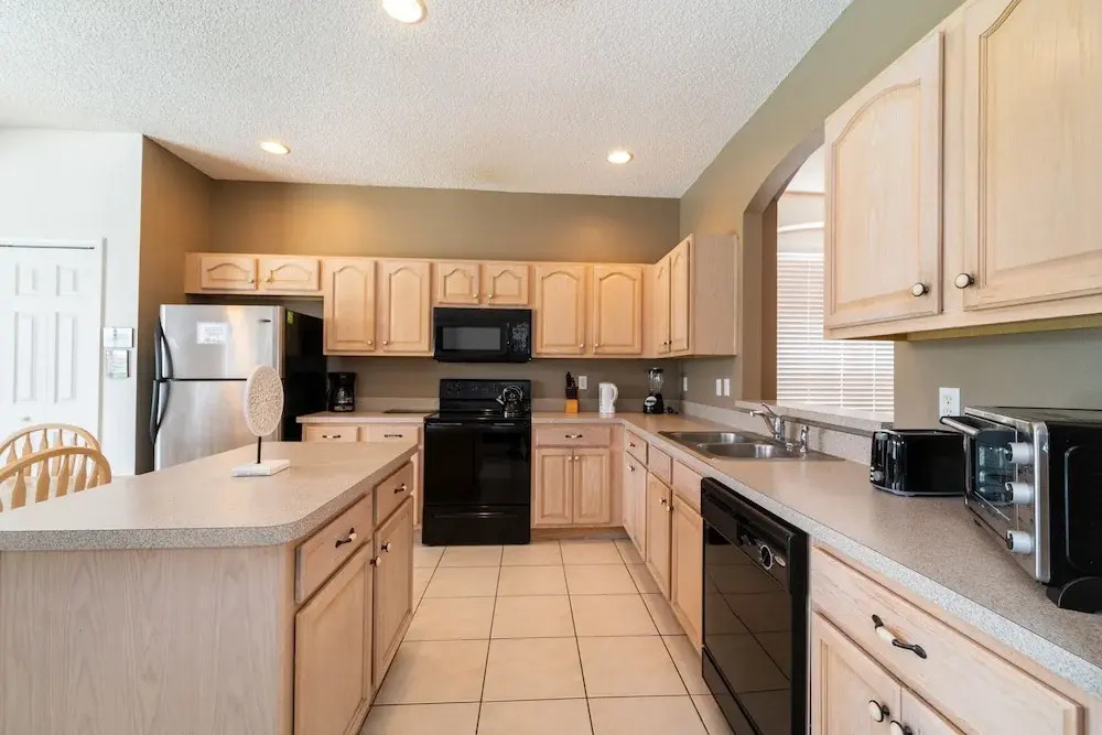 87631 Games Room+2-masters+hottub+water View!