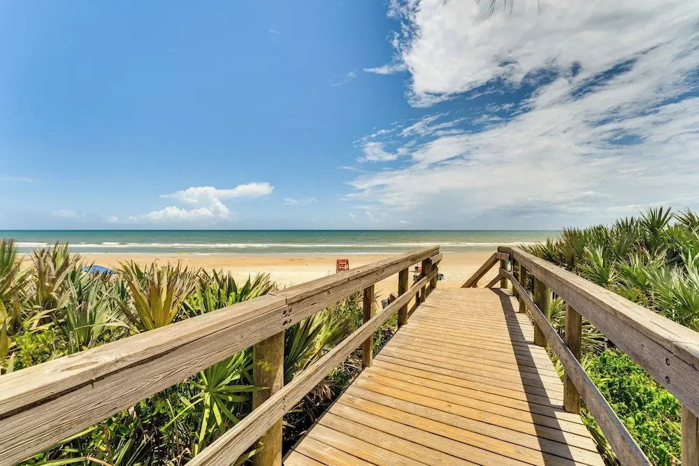 New Smyrna Beach Condo w/ Balcony & Ocean Walk