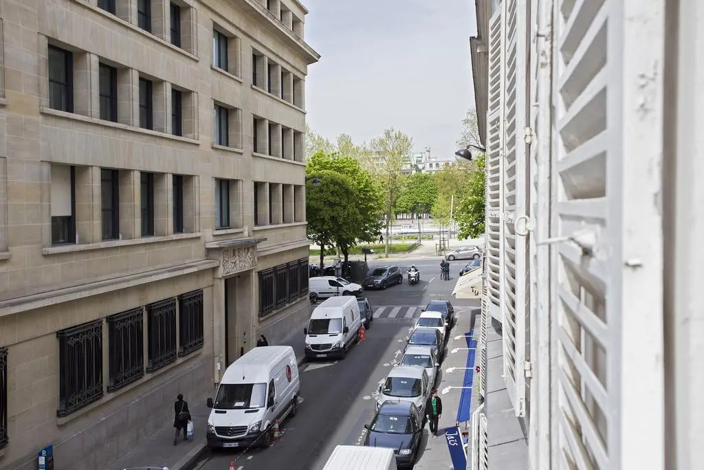 Quai dOrsay Apartment