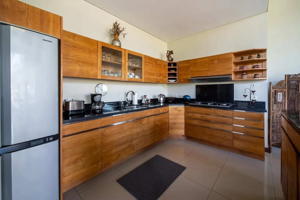 Peaceful Private Villa, 3 BR, Canggu With Staff