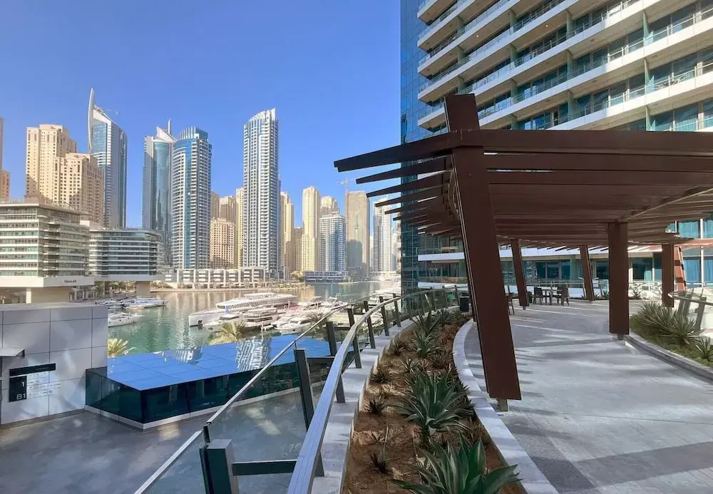 Stylish Marina-front 2BR Near Top Attractions