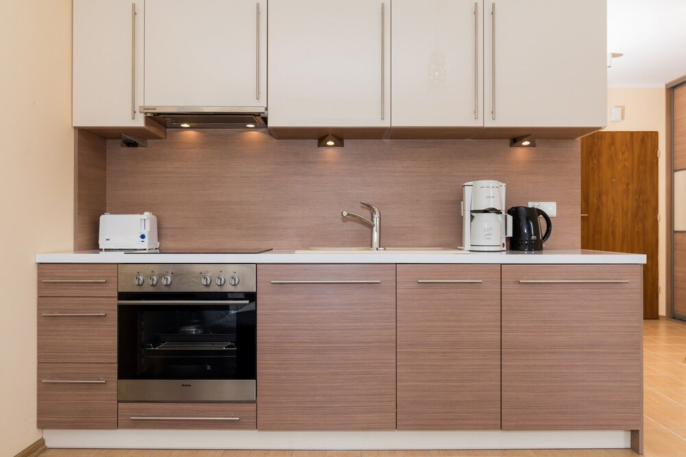 Apartments 11 Listopada by Renters