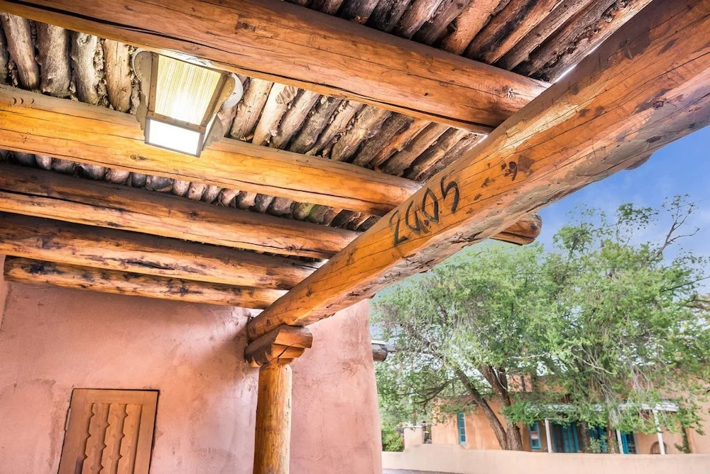 Corazon - Historic Luxury, Just Blocks to the Plaza, Excellent Outdoor Space