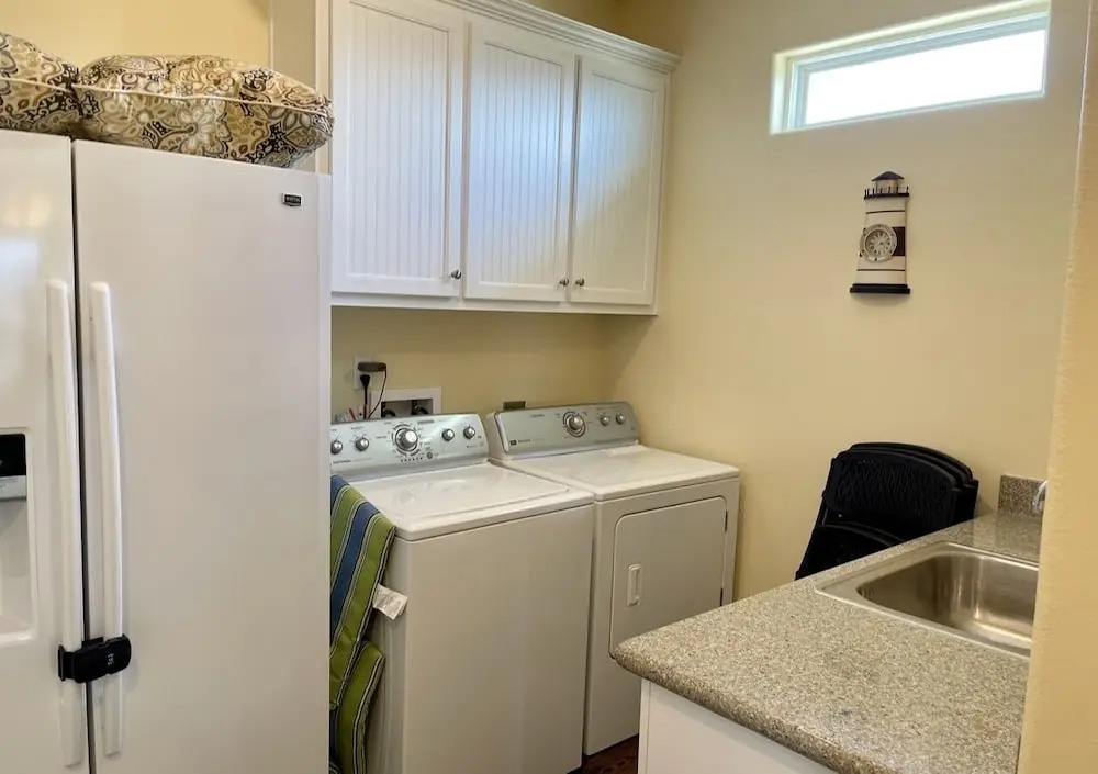 Beachy Beach 3 Bedroom Home by Redawning