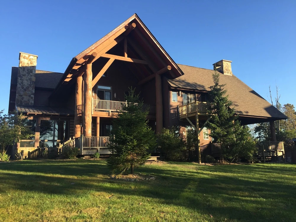 Glacier Paradise 5 Bedroom Townhome