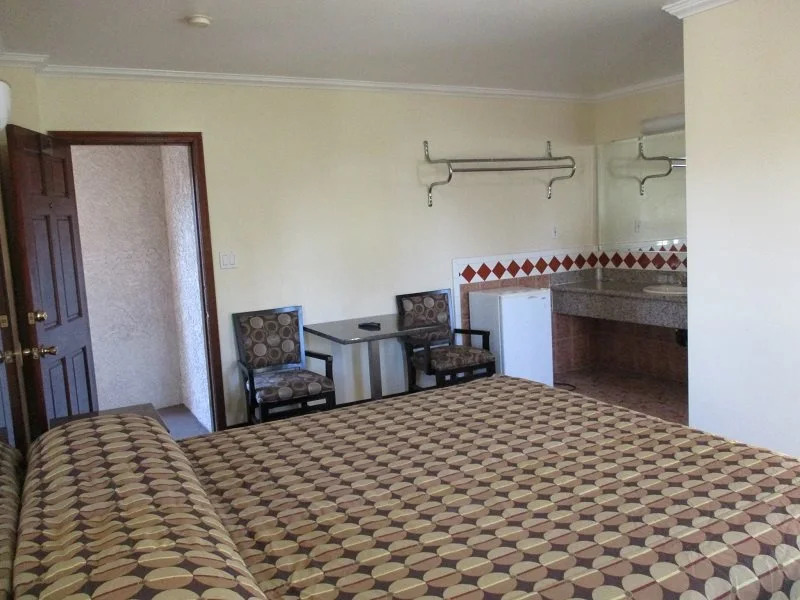 Golden West Manor Motel