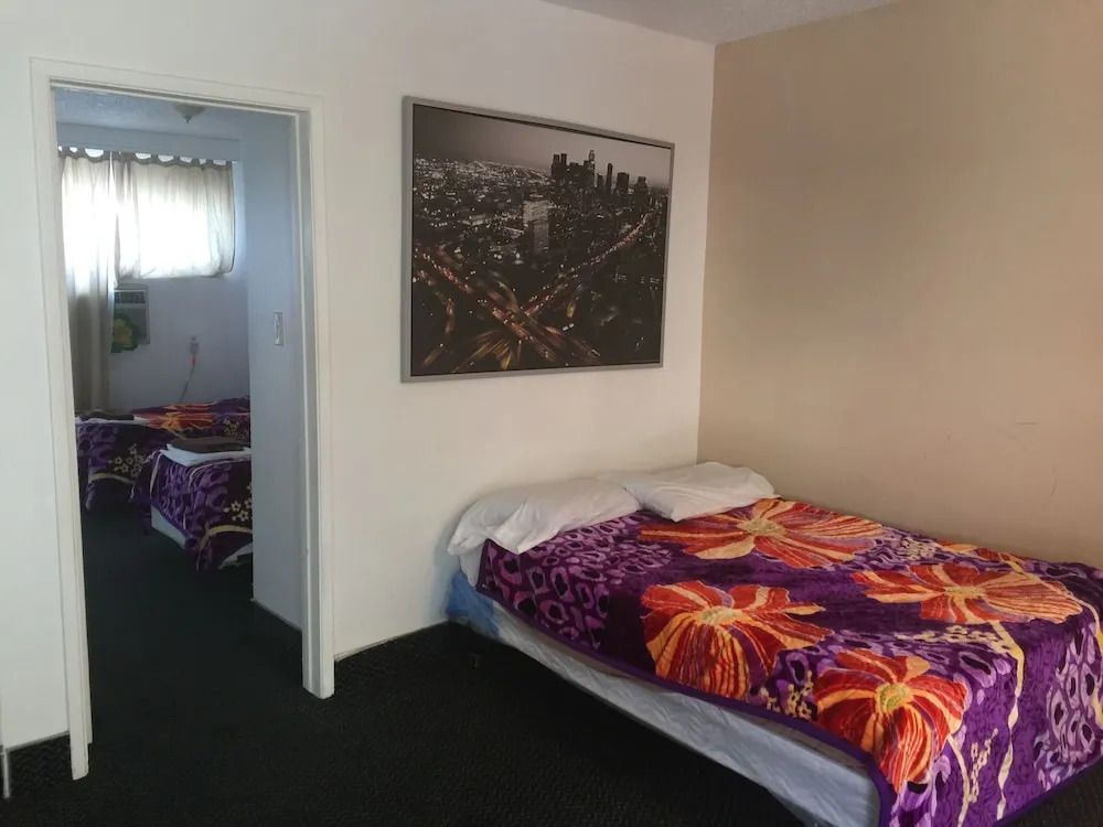 Tradewinds Airport Hotel