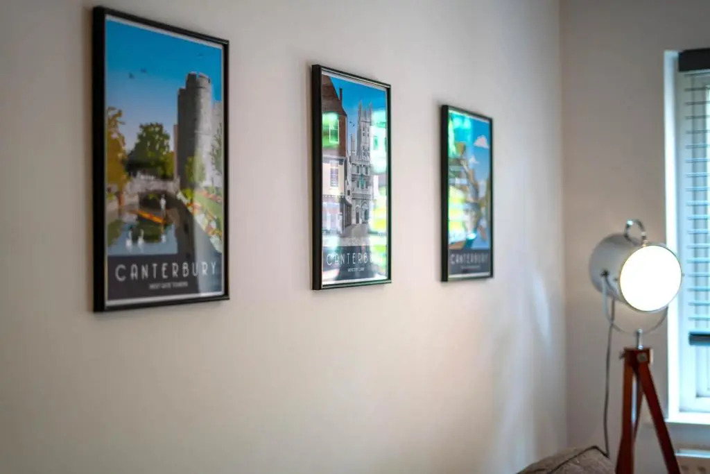 The Chaucer - Modern 3 Bed Home with parking close to city centre