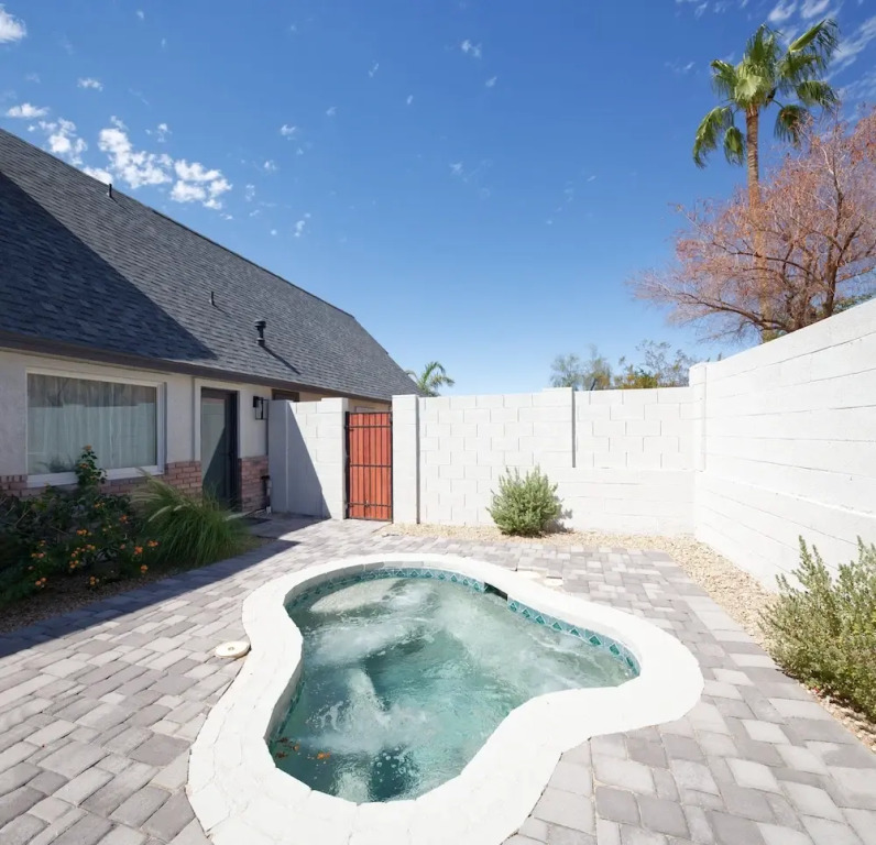 Majestic Mountain Mansion-heated Pool-guest House
