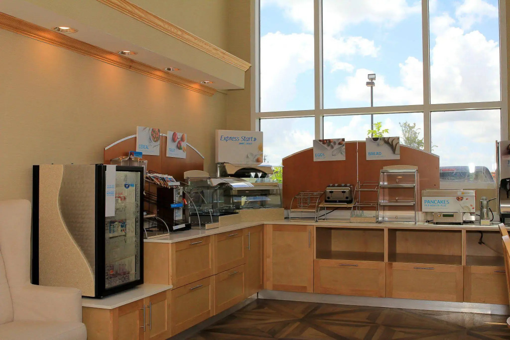 Holiday Inn Express & Suites San Antonio - Brooks City Base by IHG
