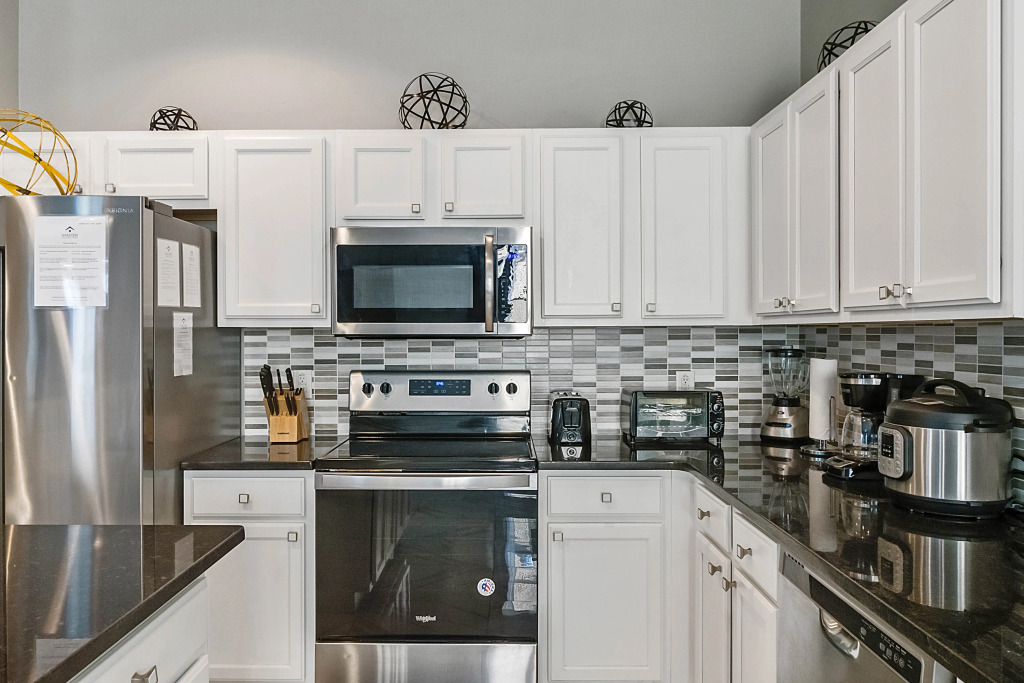 4 Bd 3 Ba Bella Vida 911 Mb