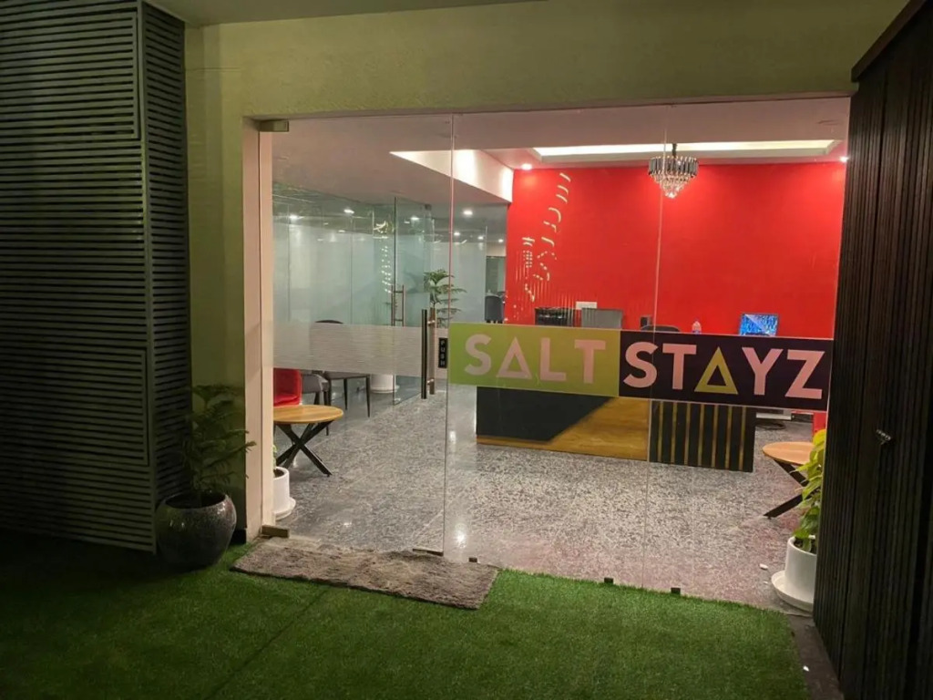 Saltstayz Select - Huda City Center