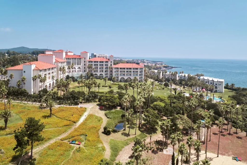 Shineville Luxury Resort