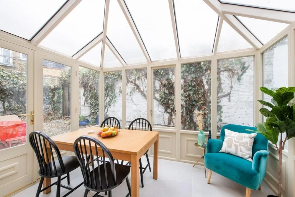 The Falkland Hideaway - Modern 2BDR with Garden
