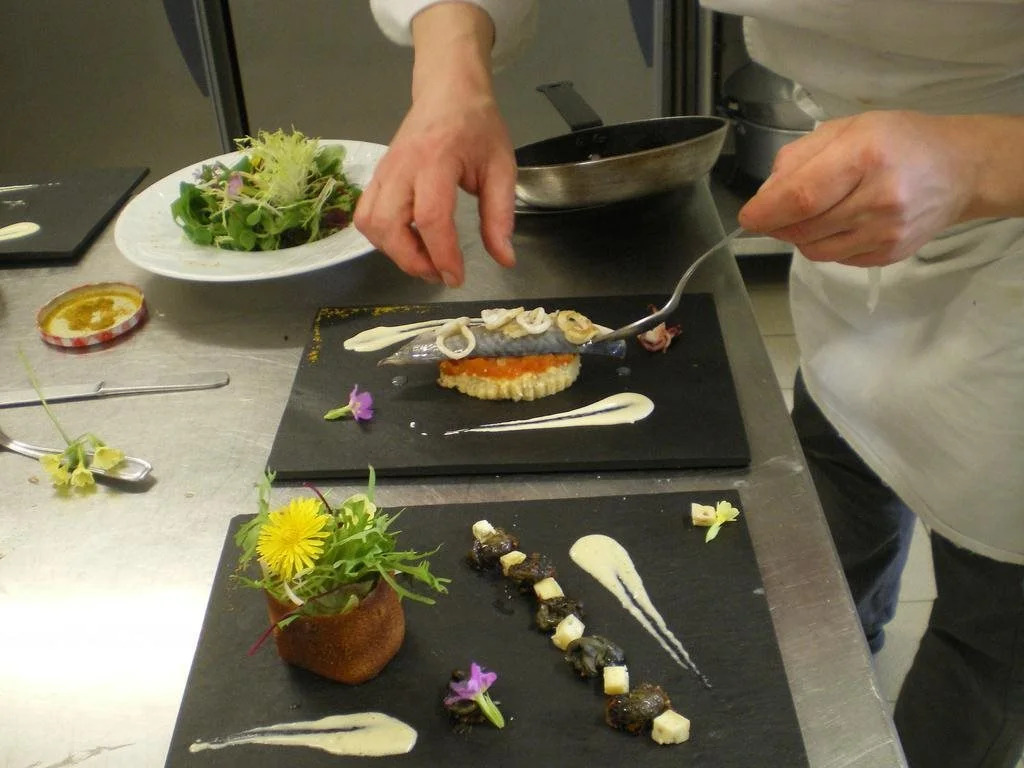 Logis Hôtel LOrée des Charmes et son restaurant LévYdenCe