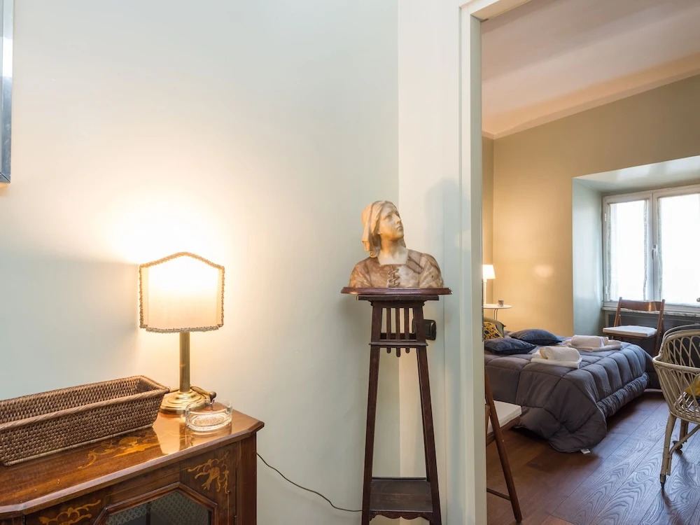 RSH Vatican Large Bright Apartment
