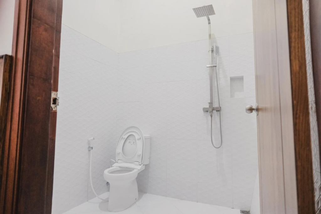 RedDoorz Plus @ Jalan Dr. Cipto Mangunkusumo Lampung