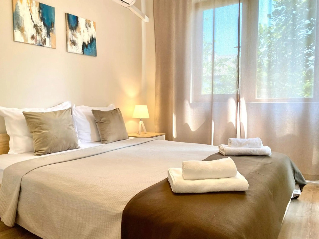City Centre Bright & Cozy Apartment for 4 persons