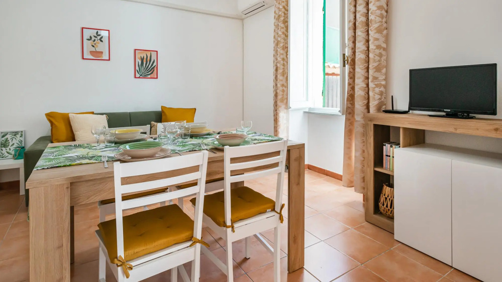 Juriol in Alghero with 1 bedrooms and 1 bathrooms
