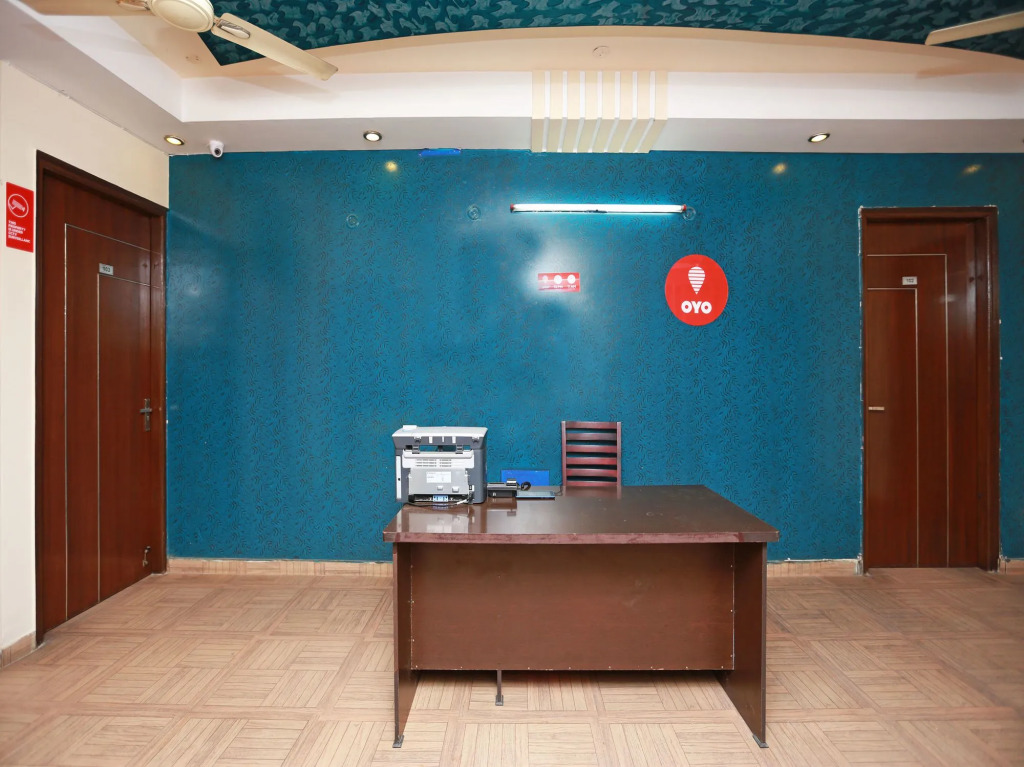 OYO 11600 Hotel Cosy Tree