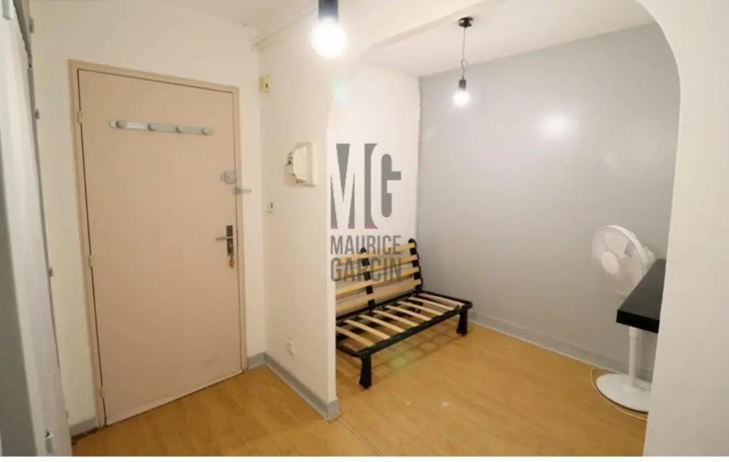 Avignon / Grand studio de 37m2 + terasse ceinture verte