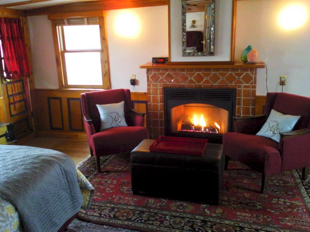 The Covington Houseboat