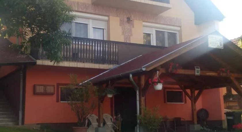 Ország Apartmanház