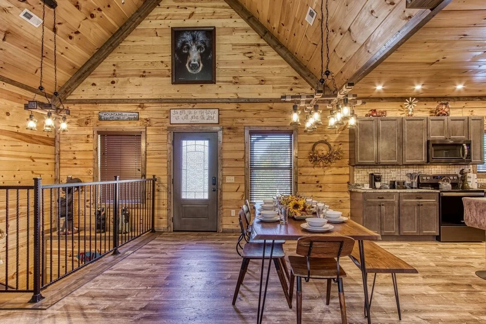ERN822 - Smoky Oasis - Great Location, Private Indoor Heated Pool! cabin