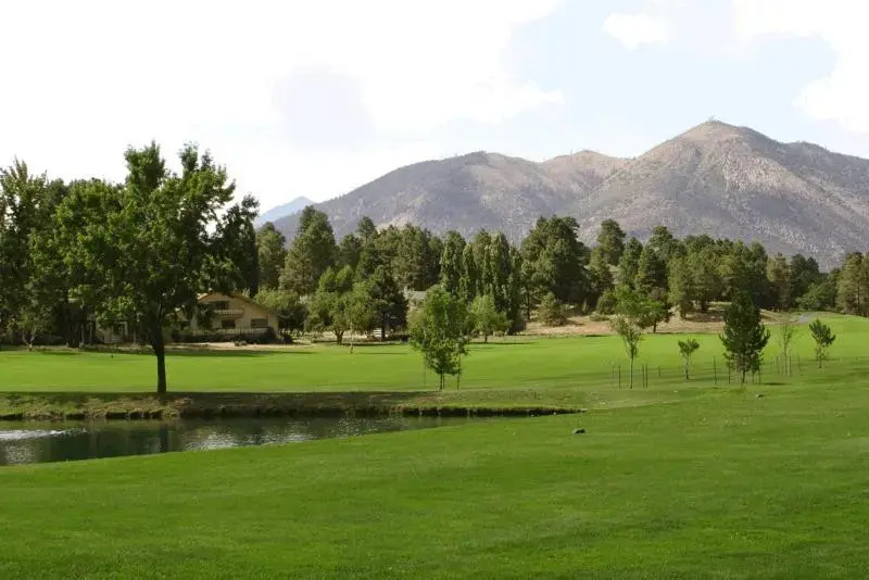 The Cozy Golf Course Townhome