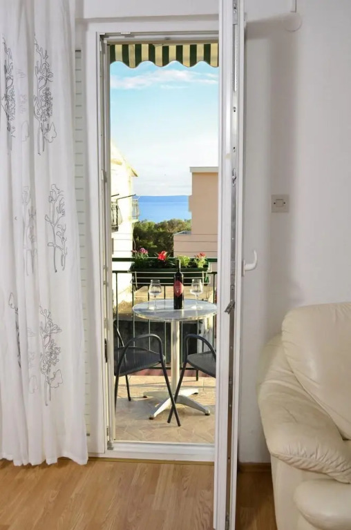 Zrine - Comfortable With a Balcony - A1