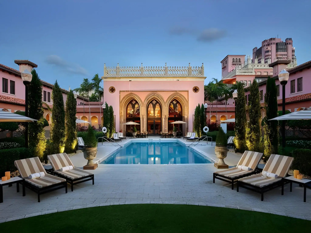 Отель Cloister at The Boca Raton