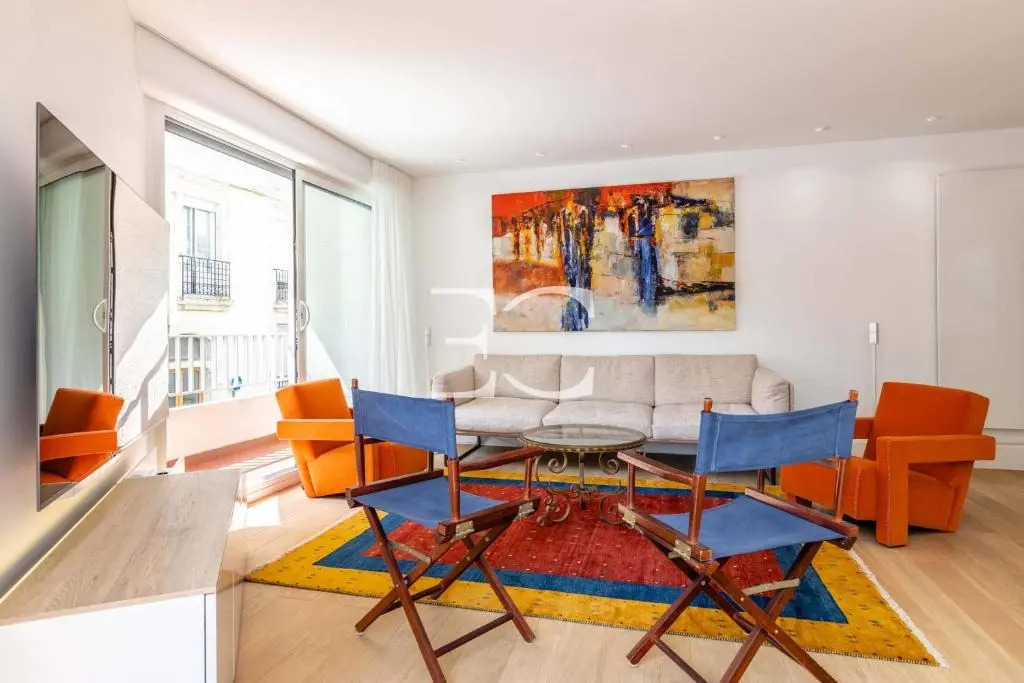 Easy Clés- Bright 3 bedrooms flat next to Les Halles with parking