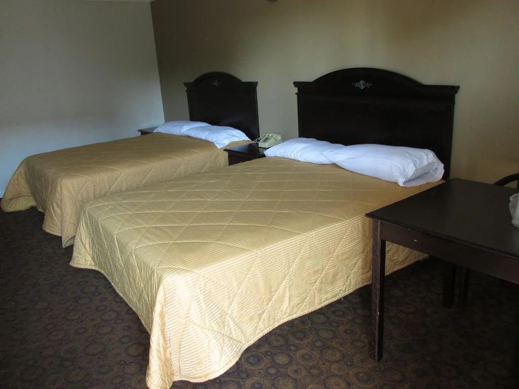 Oak Tree Inn Motel