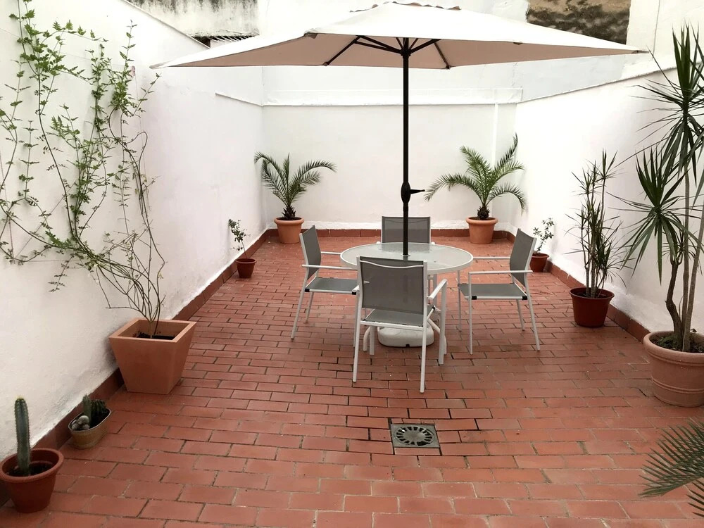 Dúplex con patio junto al centro