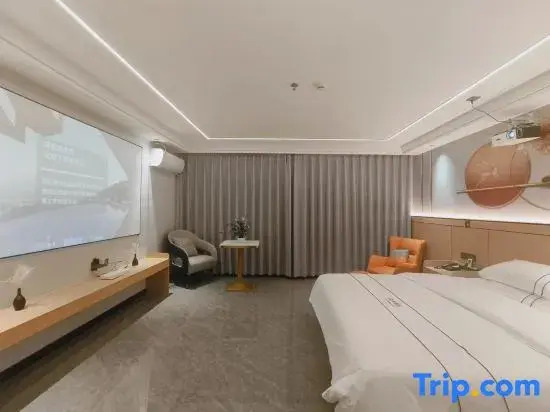 Left Bank Light Luxury Apartment (Zhanjiang Potou Nanyou)