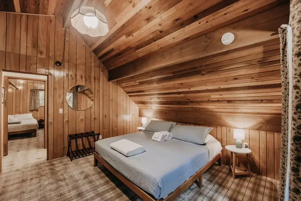 Glacier Springs Cabin 27 - A Private 2-story Pet-friendly Cabin Now With Wifi