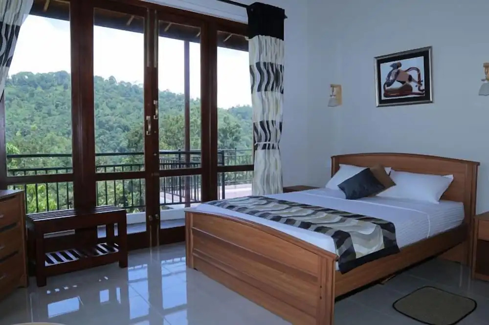 The Springfields Kandy